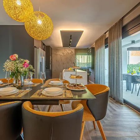 Holiday home In With Heated Swimming Pool Posedarje
