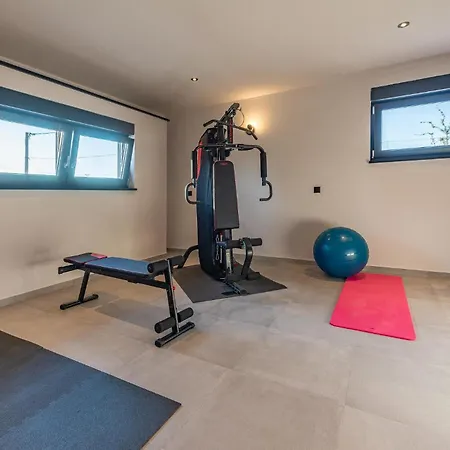 Holiday home In With Heated Swimming Pool