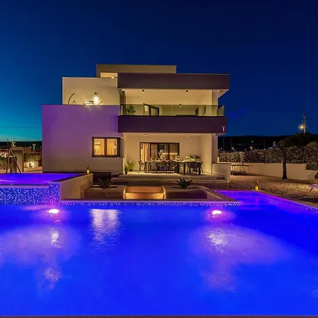 In With Heated Swimming Pool