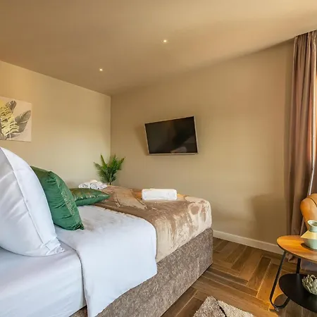 Holiday home In With Heated Swimming Pool *