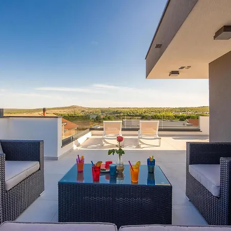 Holiday home In With Heated Swimming Pool Posedarje