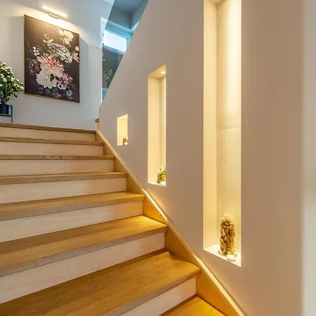 Vakantiehuis In With Heated Swimming Pool